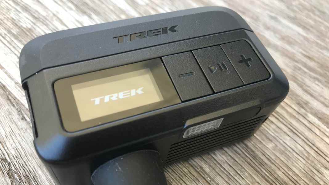 Trek Air Rush im Praxistest: Akku-Minipumpe - statt 500 Mal selbst pumpen
