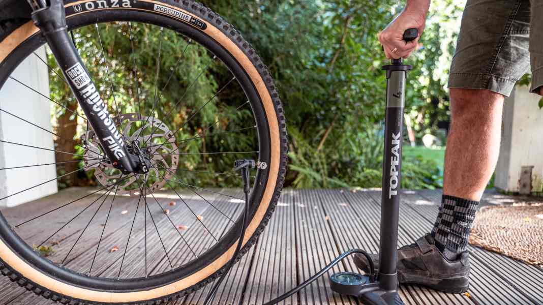 Top 3 Fahrradluftpumpen: Die besten Standpumpen in unserem Test