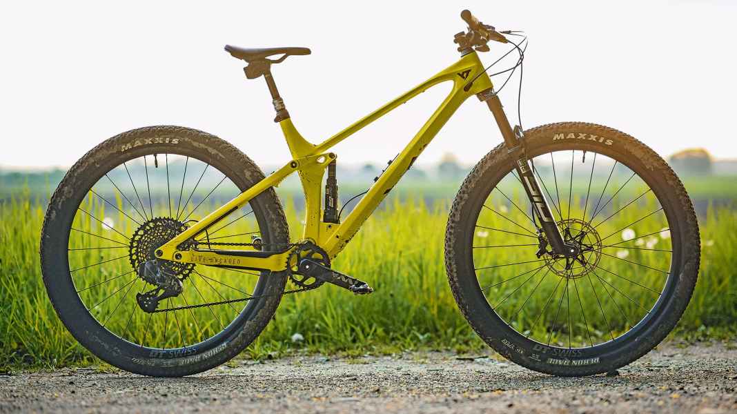 Test Trailbikes 2022: YT Izzo Uncaged 7