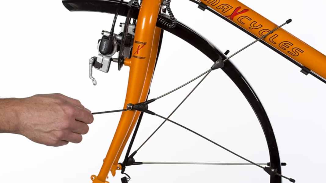 Schutzbleche montieren und justieren