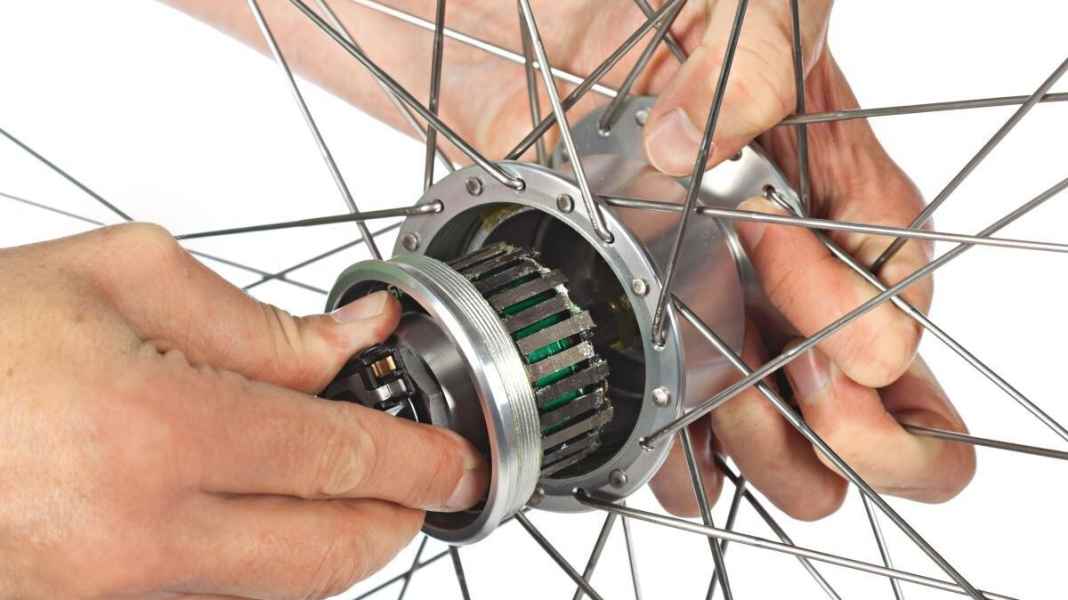 Rostschutz-Pflege am Nabendynamo