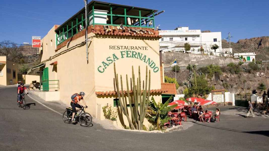 Mit dem Fahrrad durch Barrancos und rote Felsen