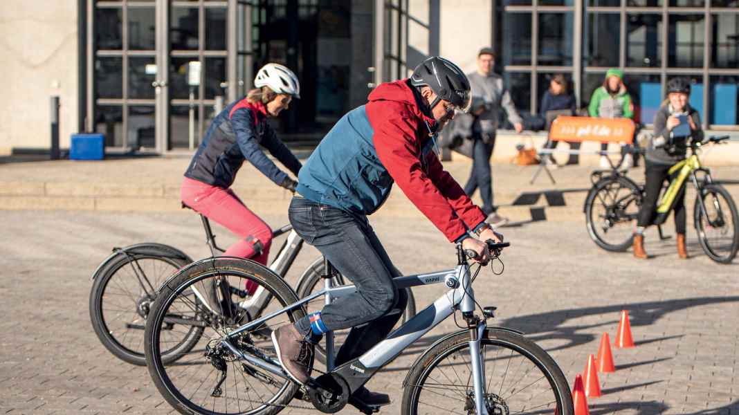 Sicher Radfahren: Tipps für eine bessere Fahrtechnik auf dem E-Bike