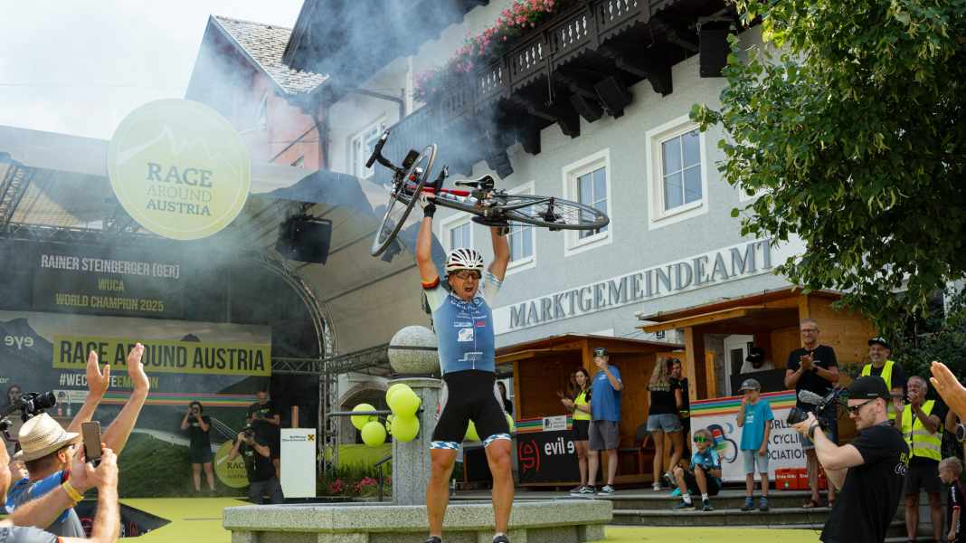 Ultracycling-WM 2025: Sieger des Race Around Austria heißen Steinberger und Roch
