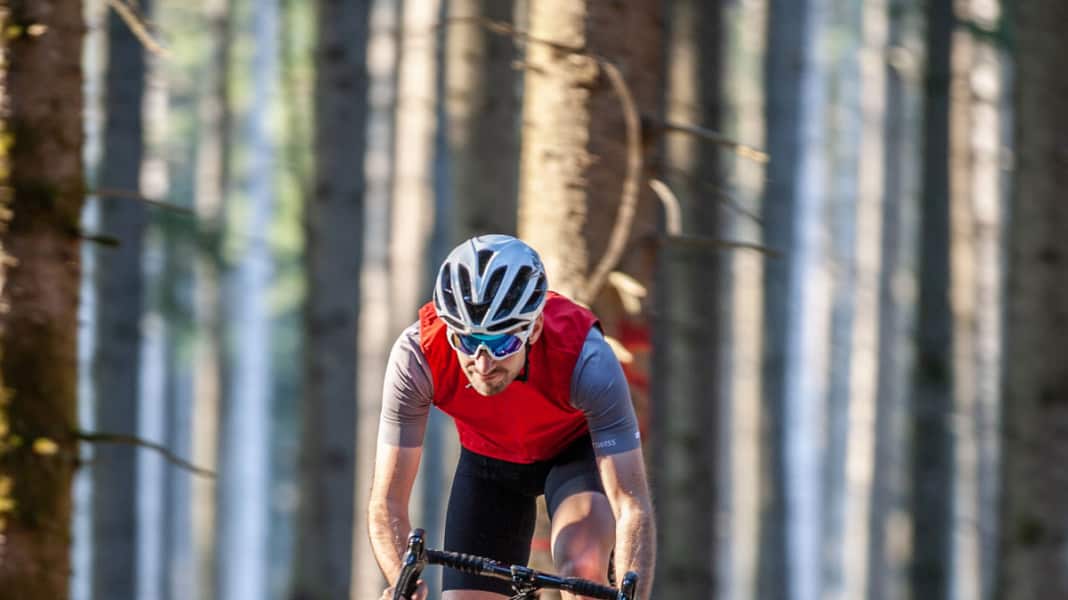 Windwesten für Rennradfahrer - Schutz gegen Wind und Wetter: 22 Westen im Test