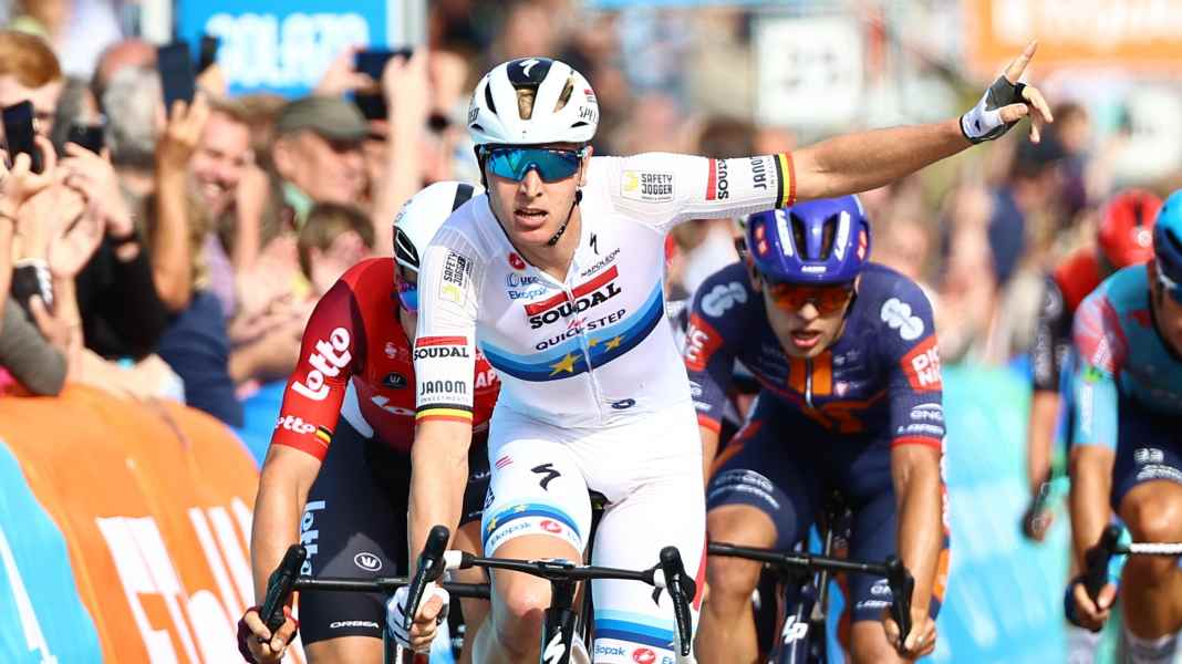 Renewi Tour 2025: Merlier gewinnt 1. Etappe im Massensprint