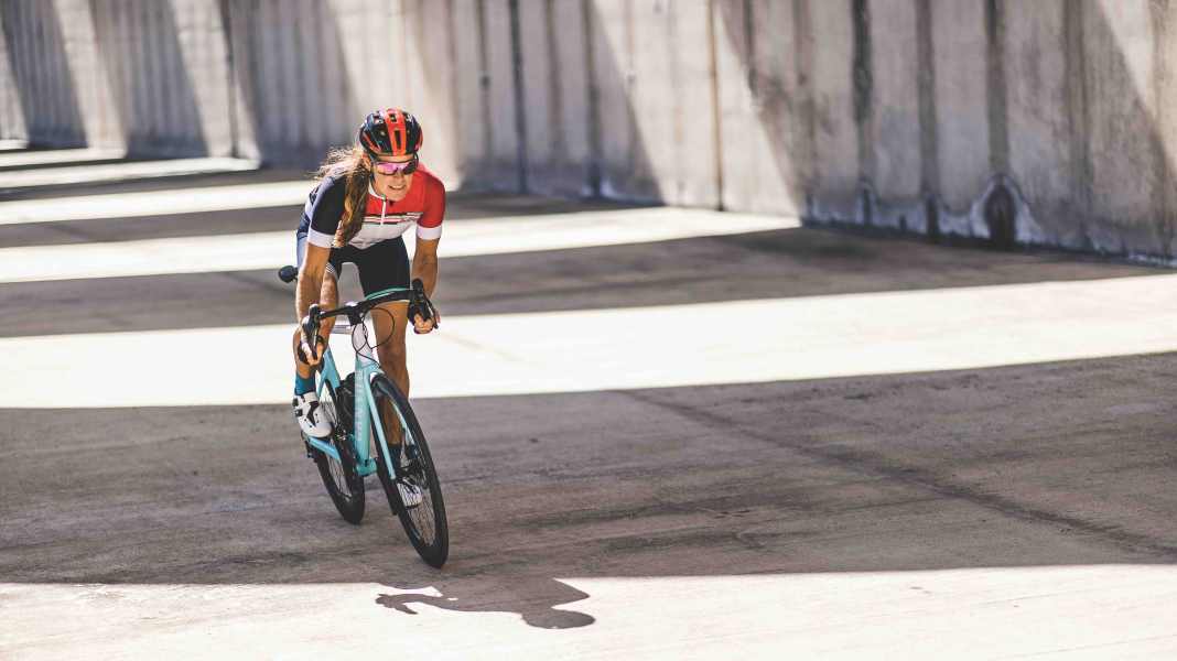 Frauen-Spezial 2021 - Frauen-Spezial zum Download: 42 Seiten Rennrad-Tests, Porträts, Tipps und Service