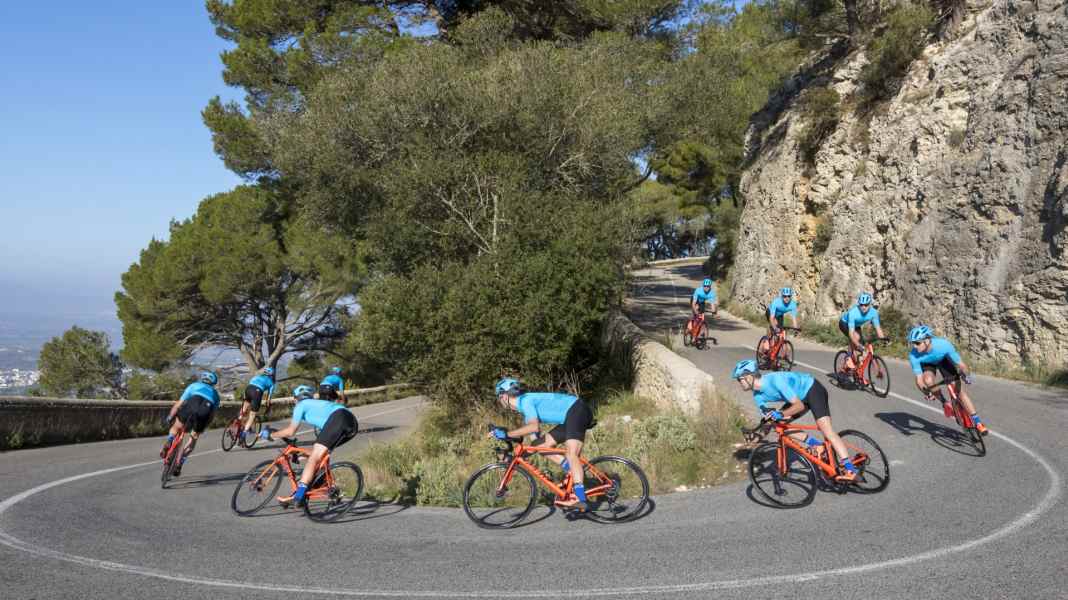 Fahrtechnik: Die richtige Kurventechnik auf dem Rennrad