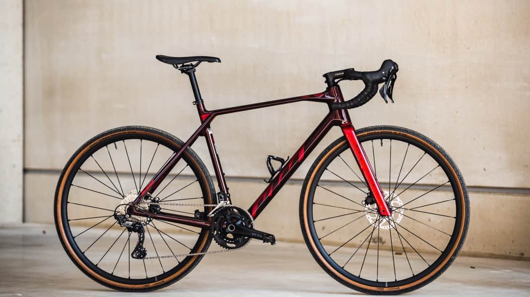 KTM X-Strada 2022: Schnelles Gravelbike für Alltag und Bikepacking