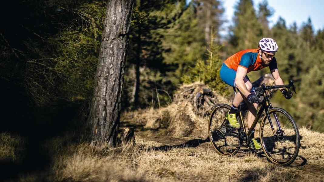 Gravel Spezial: Die besten neuen Gravelbikes - 10 günstige Gravelbikes im Test