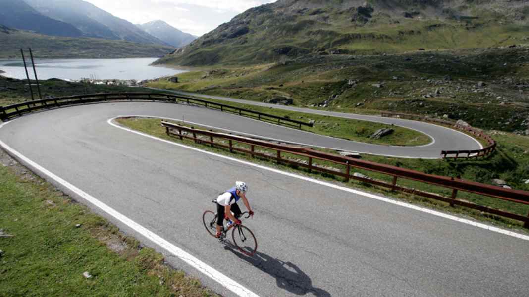 Anstiege in der Schweiz: Splügenpass - Splügenpass: Ein Sahnestück unter den Anstiegen