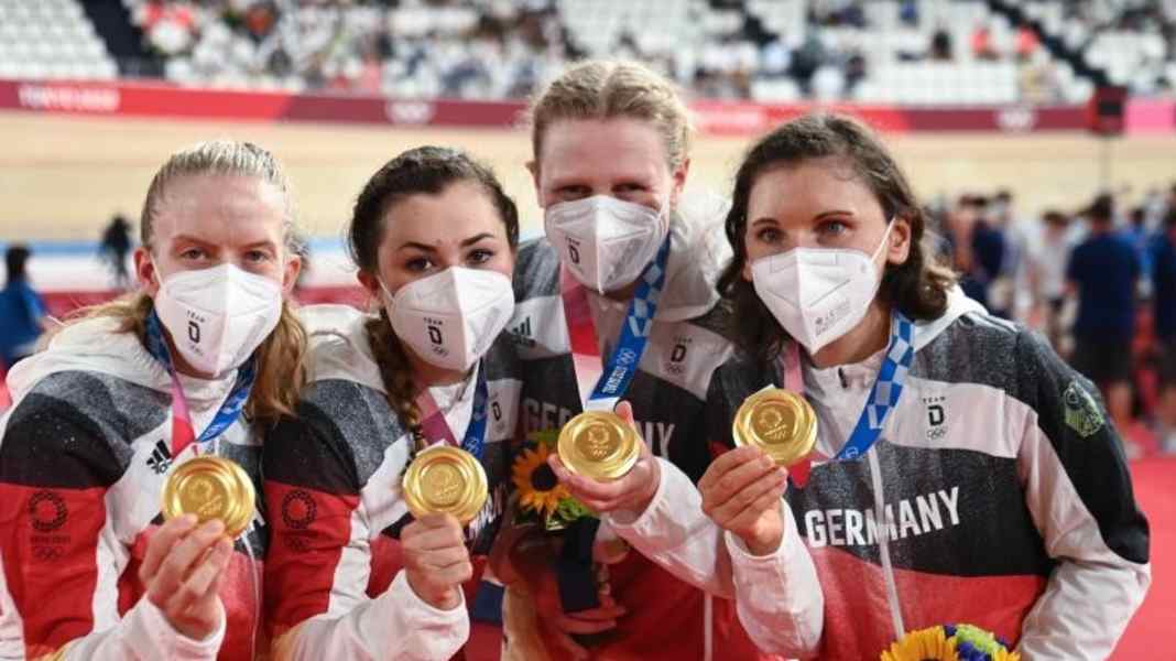 Gold und Weltrekord für Bahnrad-Vierer der Frauen