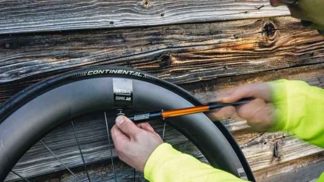 Test 2020: Kleine Pumpen für unterwegs im Test - Druck-Macher: Minipumpen, Hybridpumpen und CO2 Kartuschen im Test