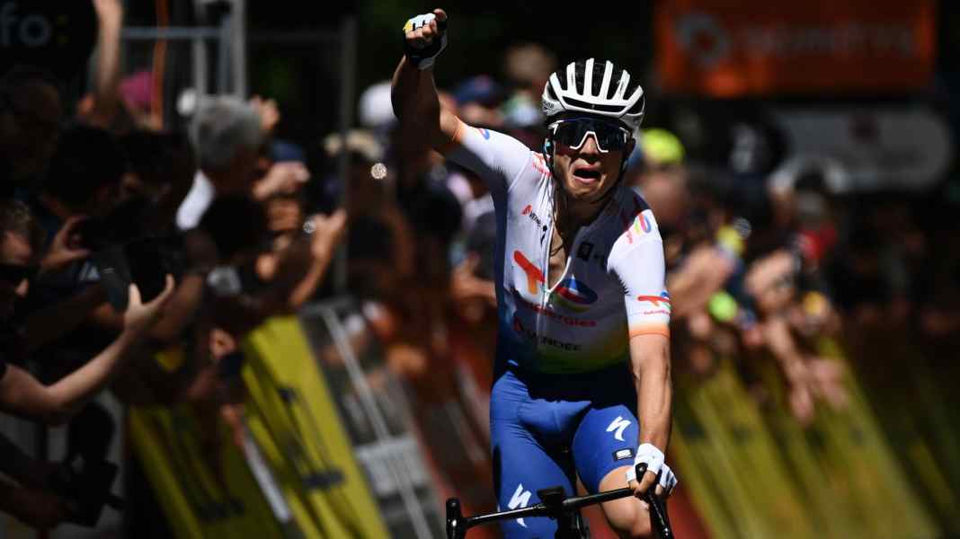 Criterium du Dauphine: Ausreißer-Sieg in Gap - Van Aert verteidigt Gelb