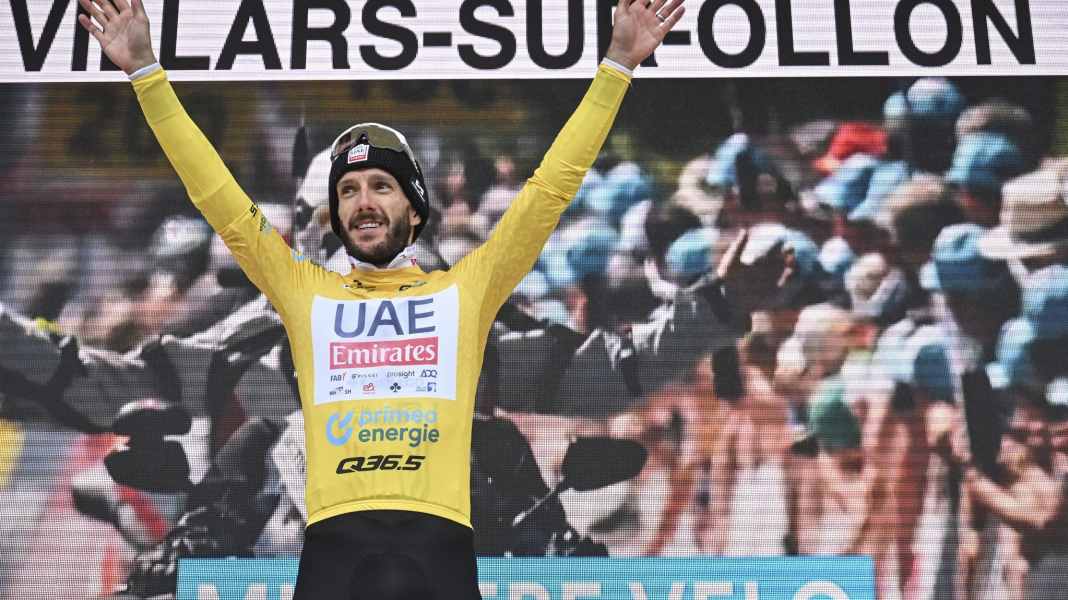 Gedenken an toten Mäder - Adam Yates gewinnt 87. Tour de Suisse
