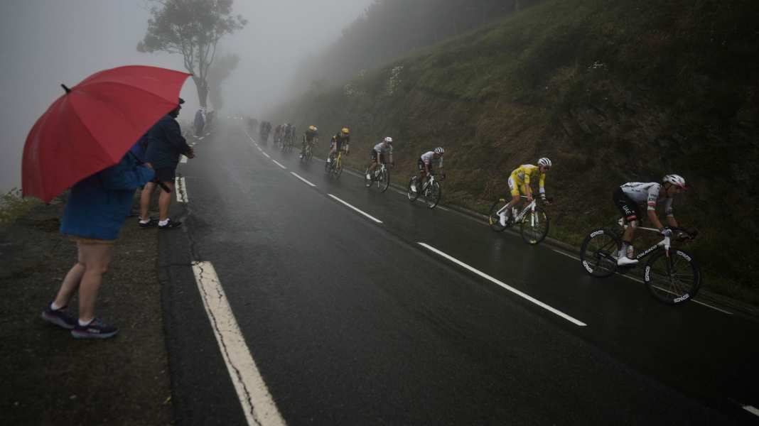 Tour de France - Teamauto erfasst Zuschauer - Tour-Jury bestraft Fahrer