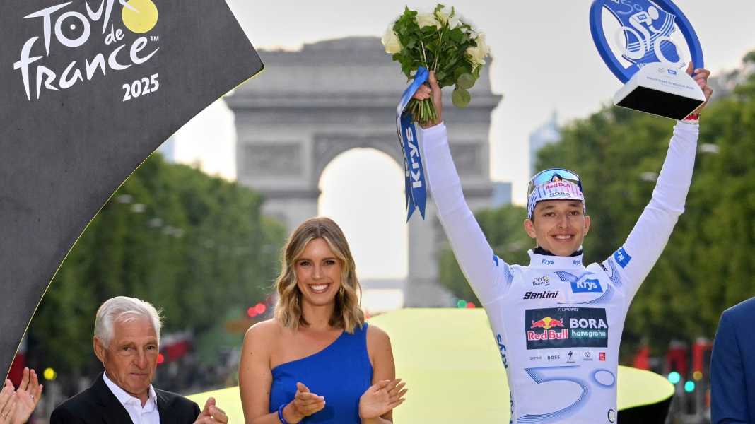 Bundeskanzler Merz gratuliert Radprofi Lipowitz