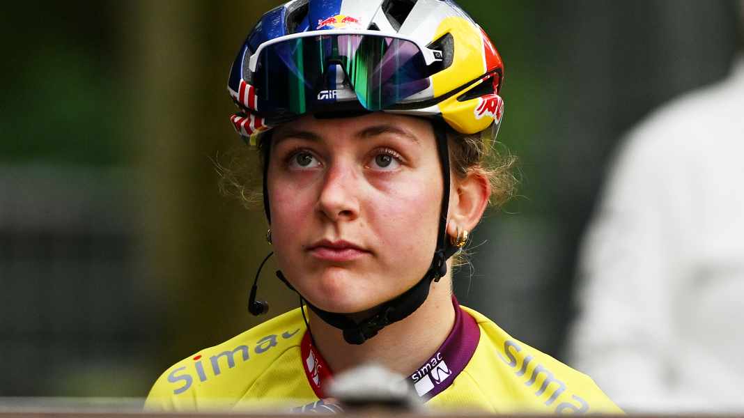 Eine gegen alle: Gelbes Trikot Bäckstedt ohne Teamkolleginnen