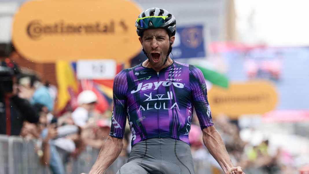 Giro d’Italia 2025 - 20. Etappe: Durchgewürfelt: Harper gewinnt, Yates in Rosa