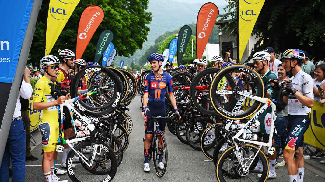 Peloton steht Spalier: Gänsehaut-Abschied für Bardet bei Dauphiné