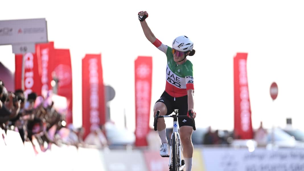 UAE Tour Women: Longo Borghini triumphiert am Jebel Hafeet und verteidigt Gesamtsieg