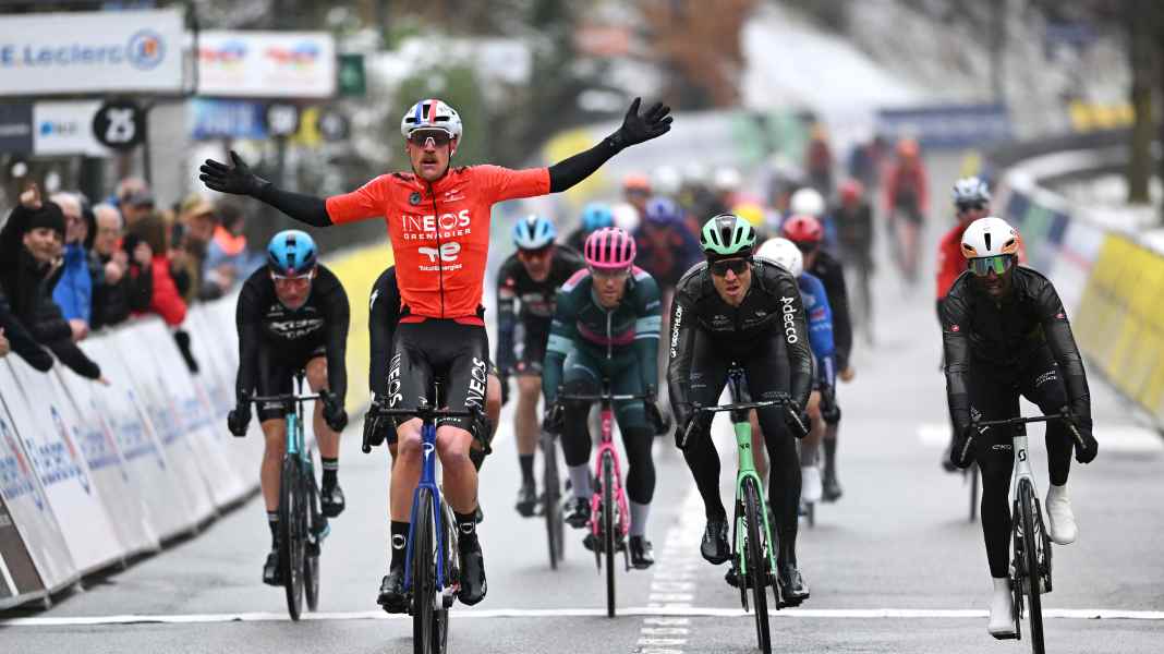 Paris-Nizza - 7. Etappe: Keine Königsetappe: Godon gewinnt Bergaufsprint nach 47 Kilometern