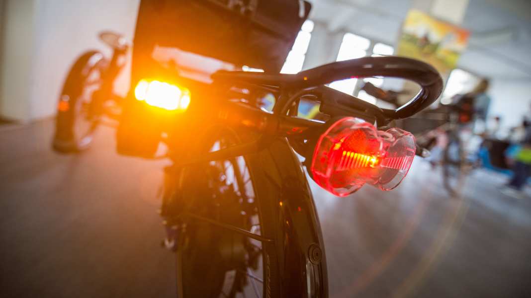 Fahrräder im Straßenverkehr: Bald Fahrradblinker für alle?