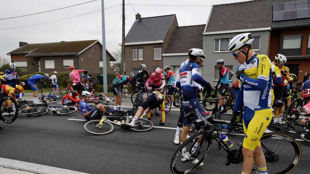 Chute massive au Tour des Flandres : le Polonais Maciejuk disqualifié