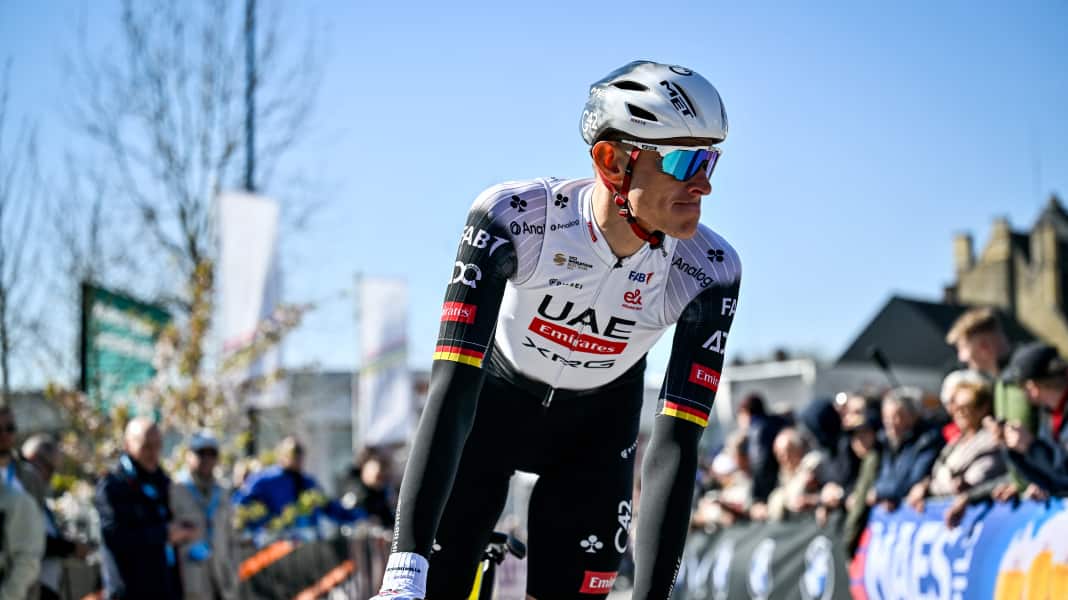 Nils Politt crashes during the Cross Flanders race