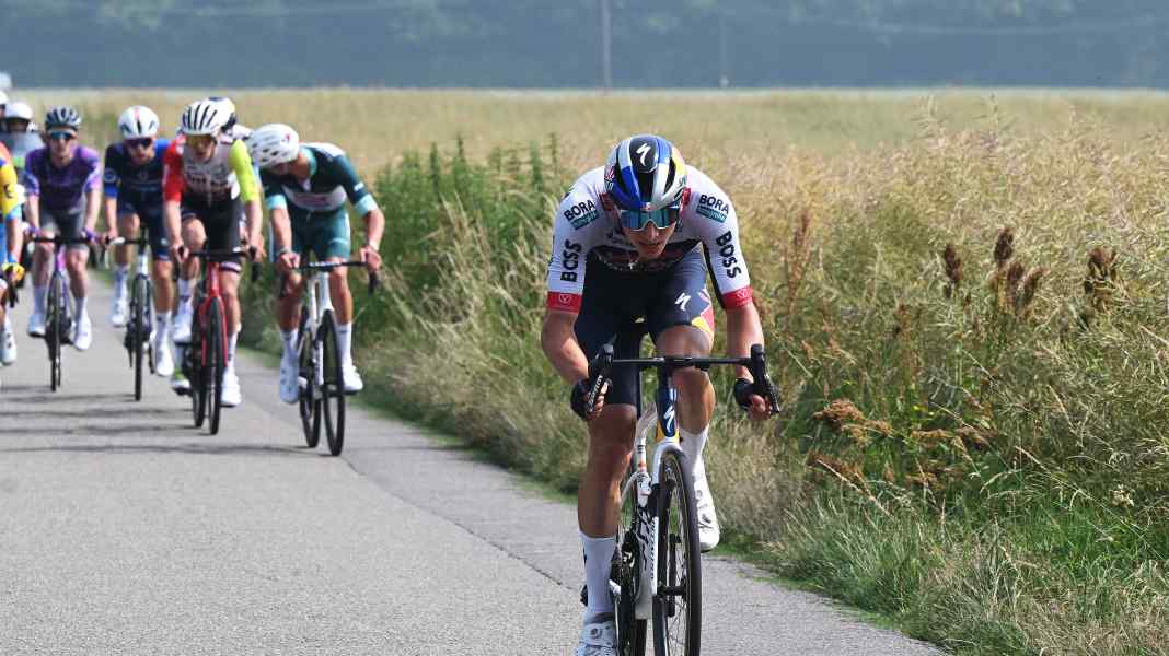 Dans le cercle des stars : Lipowitz fait rêver les fans de cyclisme allemands