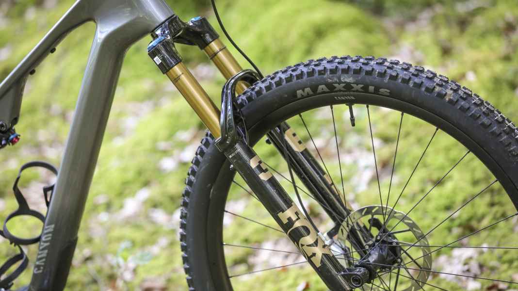 Fox 36 SL Factory Grip X im Test: Sportfahrwerks-Tuning für Trailbikes