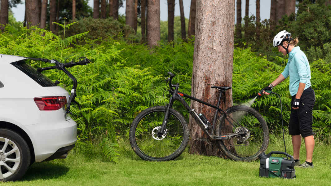 Bosch Fontus 18V-6 Bike Cleaner: Niederdruckreiniger für unterwegs