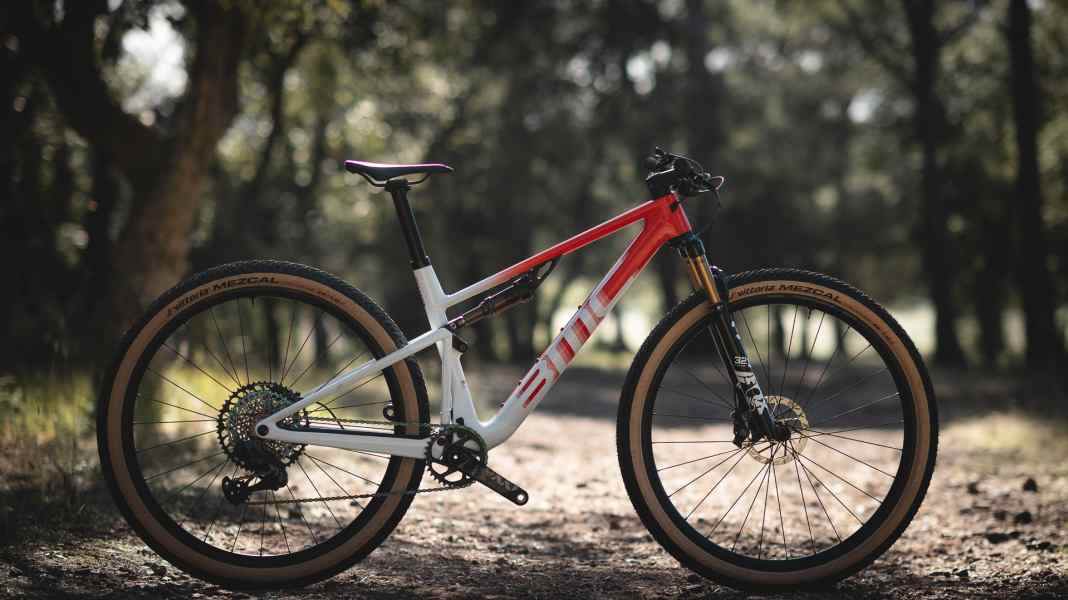 BMC Fourstroke 01: New cross-country race bike with refinements