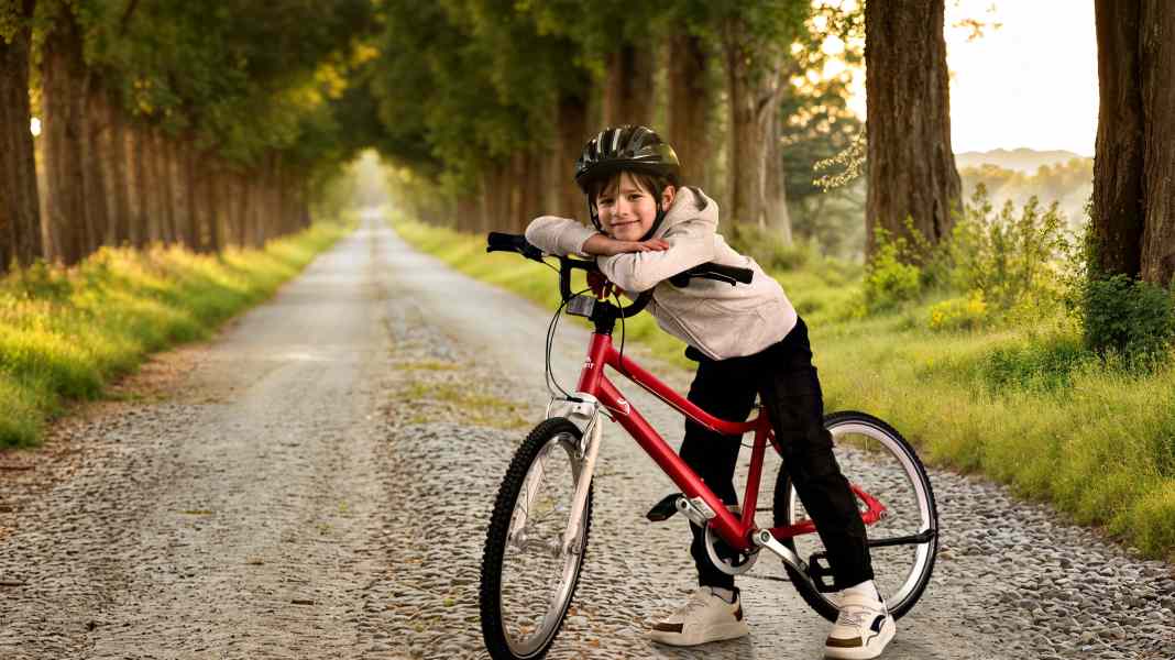 Children's bike from Lidl: Crivit Light 20 - super cheap, lighter than Woom!