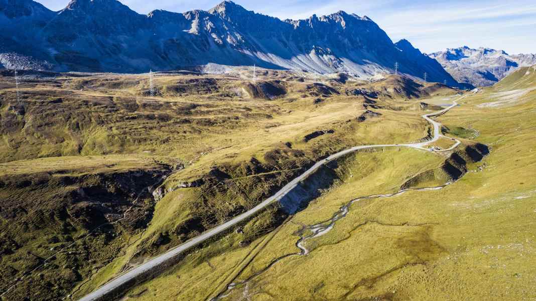 Car-free passes: only bikers are allowed up here on these Sundays