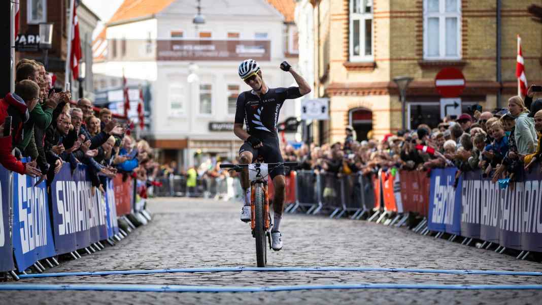UCI MTB Marathon-Weltmeisterschaft 2022: Ferrand-Prévot und Gaze holen WM-Titel
