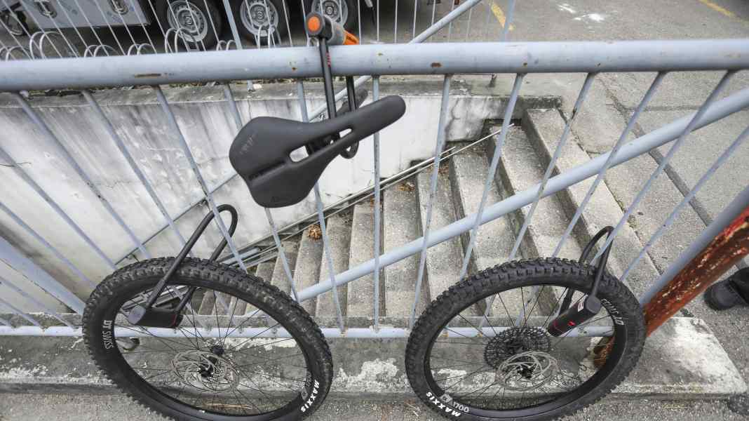Que faire contre le vol de vélo, partie 1 : pourquoi "cadenasser" n'est pas "attacher".