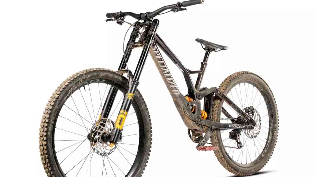 Test Downhill-Bikes 2023: Specialized Demo Race
