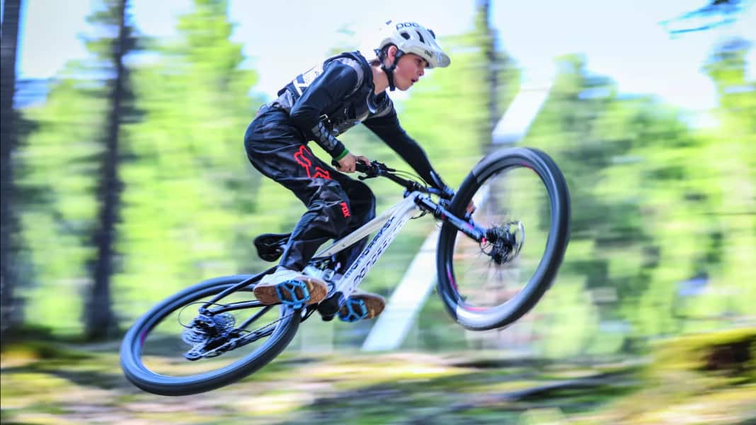 Mondraker F-Play: Children's e-bike in the EMTB test