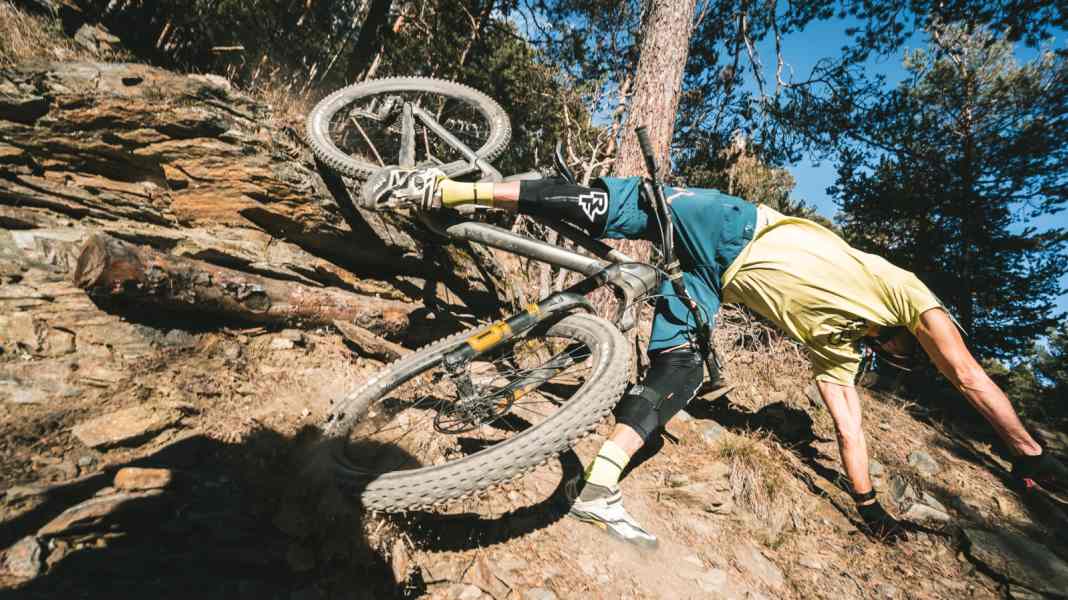 Stürze beim Mountainbiken: Wer bezahlt?