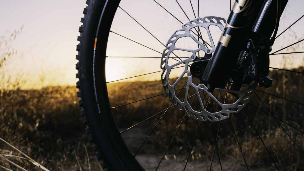 Endlich mehr Brems-Power: Shimano zeigt 2,2-mm-Bremsscheiben