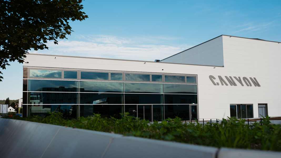 Canyon E-Bikes testen: Großes Testcenter in Koblenz eröffnet