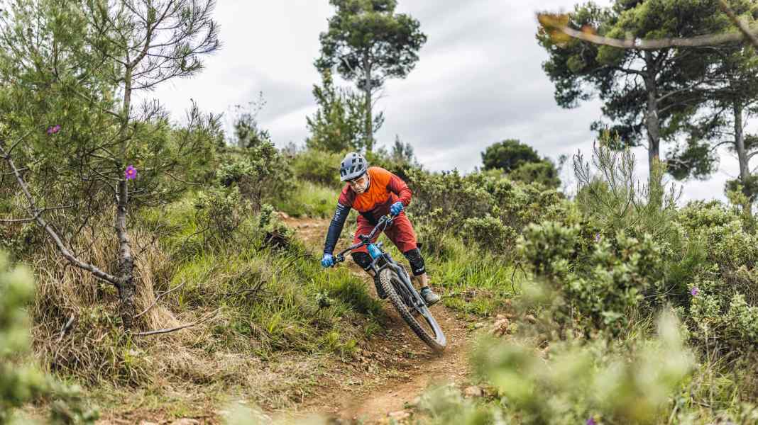 How to: EMTB-Trail-Fahrtechnik #1 - Kurven schnell und sicher kratzen