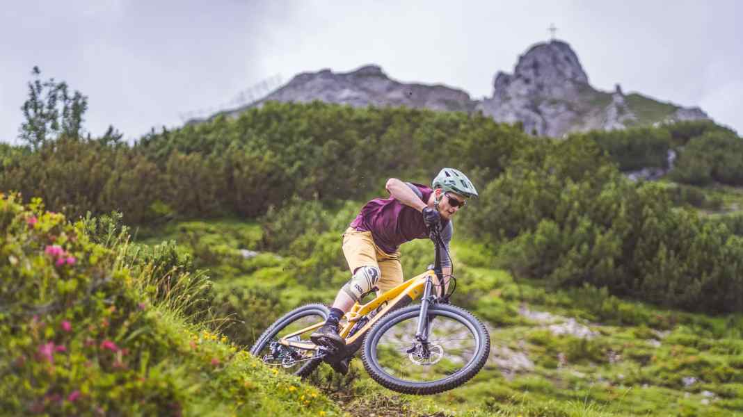 EMTB-Test TQ Mini-Motor: Trek Fuel EXe 9.9 XX1 AXS mit TQ HPR50 Motor