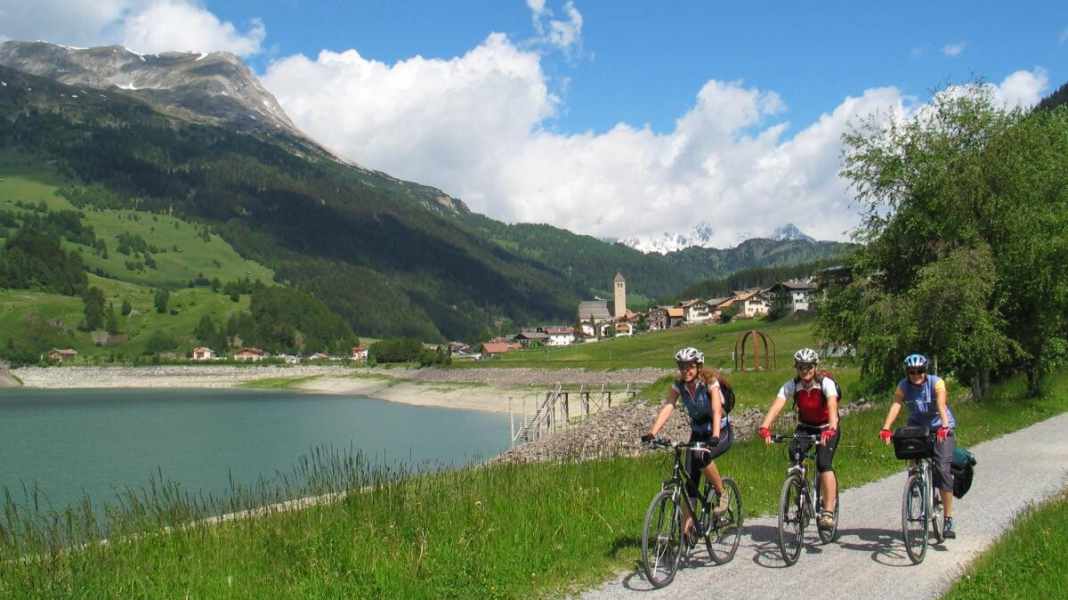 Durchs sonnenreichste Tal der Alpen