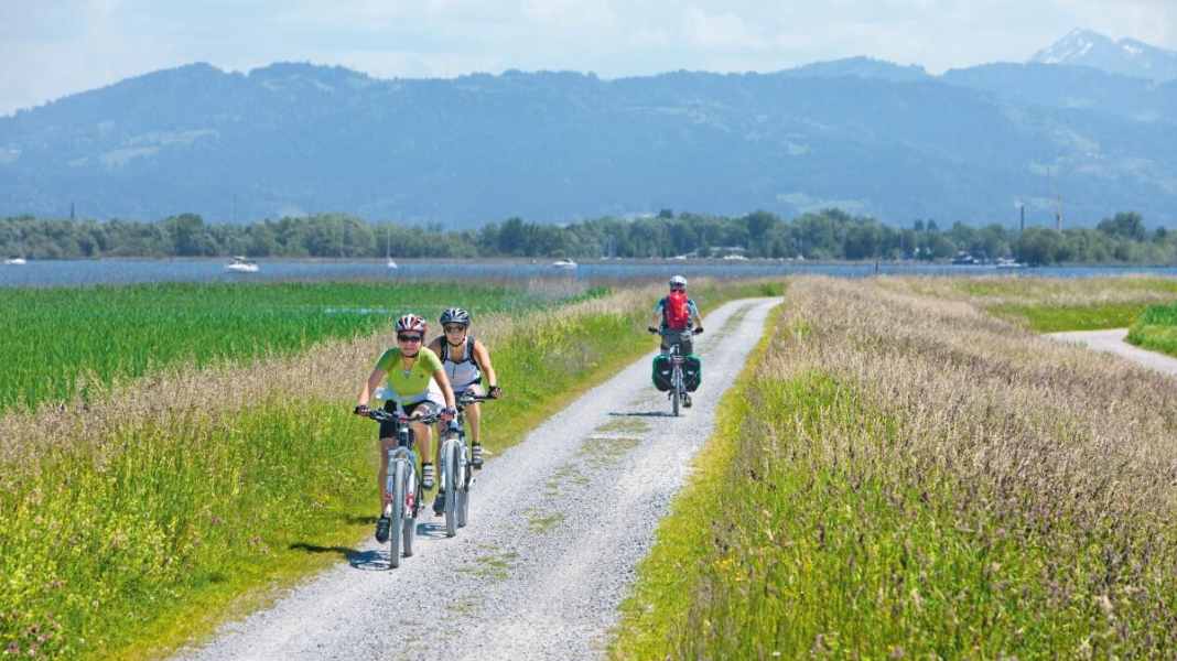 Cycle tour from Lake Constance to Lake Geneva