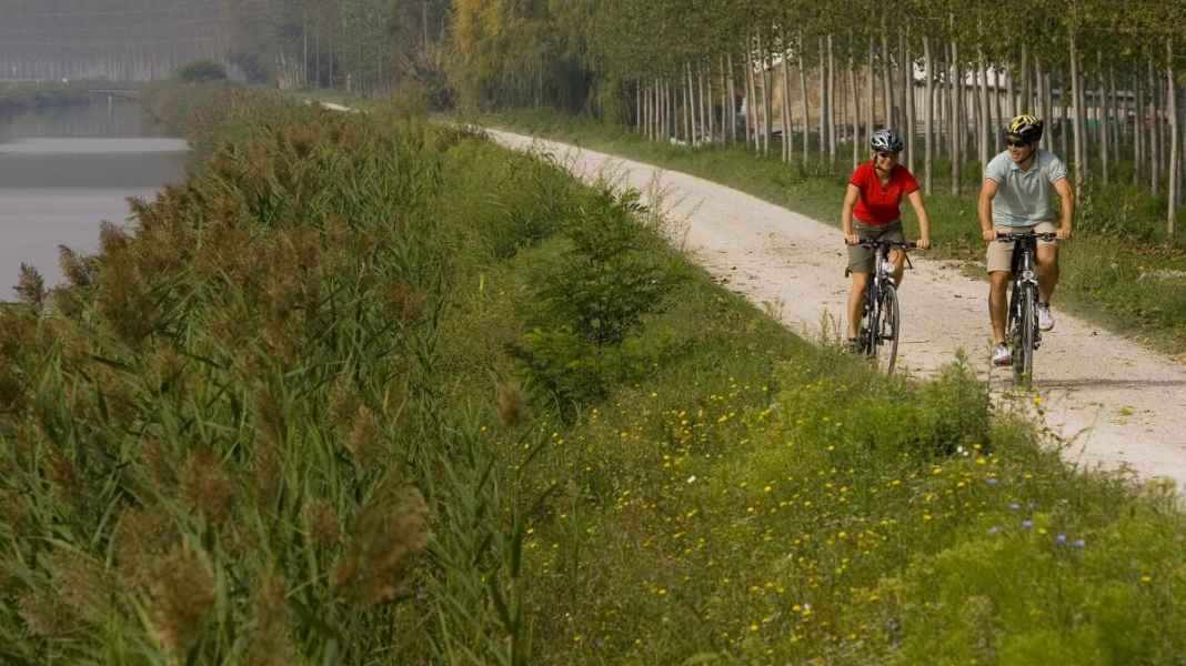 Between the Adriatic and the Apennines