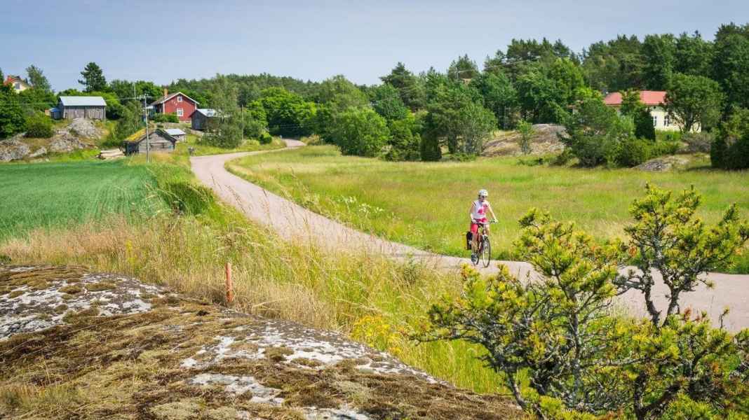 210 kilometre cycle tour through the archipelago
