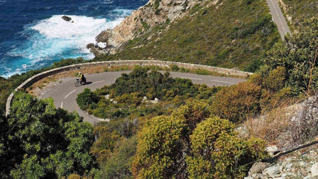 Crawling through the mountains in the sea