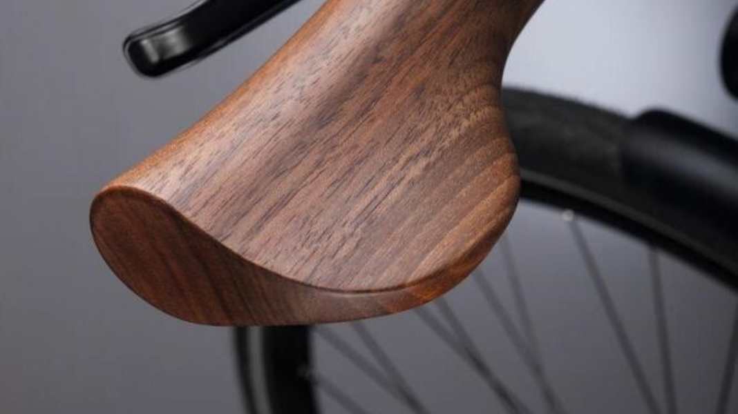 18 Handlebar grips for retrofitting in comparison